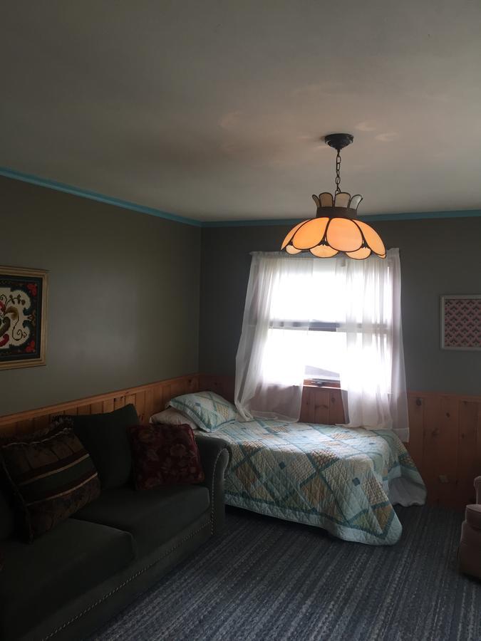 The Wheelhouse Inn Pine Hill Extérieur photo